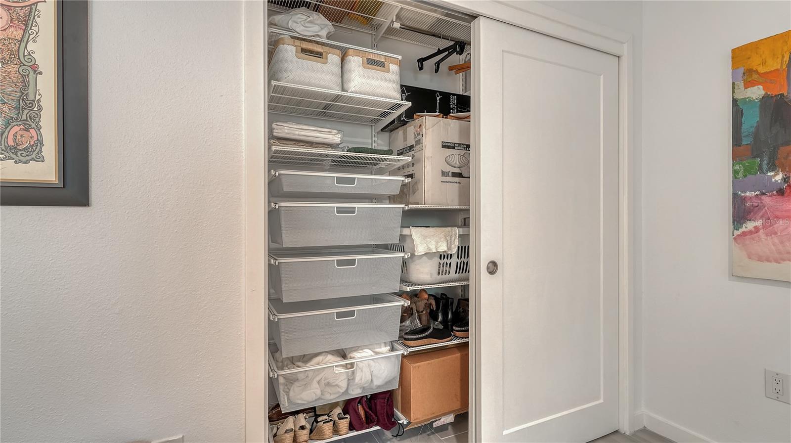 Image 28 of 72 For 1542 Oak Street 102