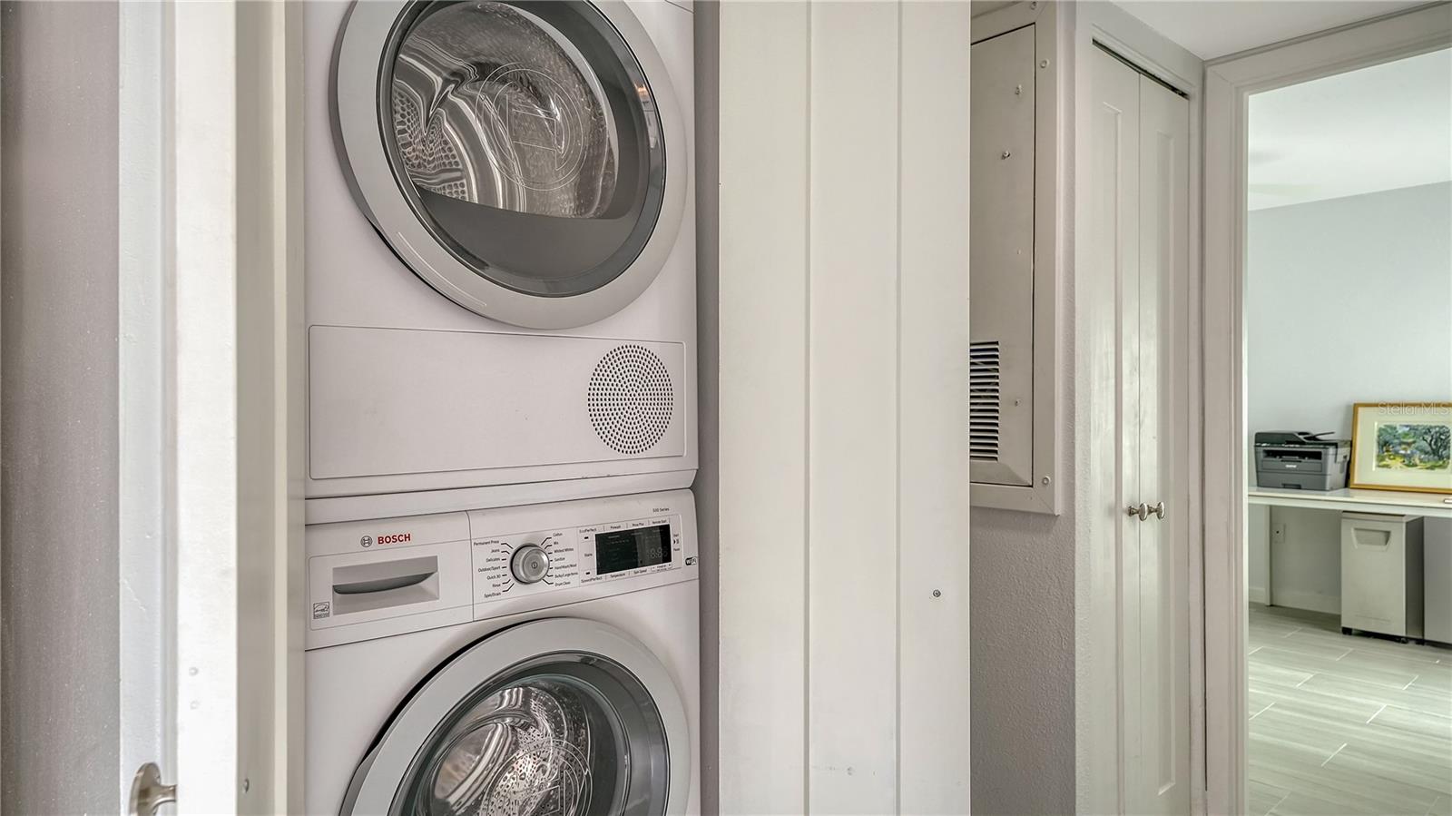 Image 33 of 72 For 1542 Oak Street 102