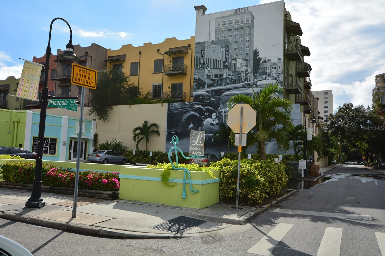 Image 44 of 72 For 1542 Oak Street 102