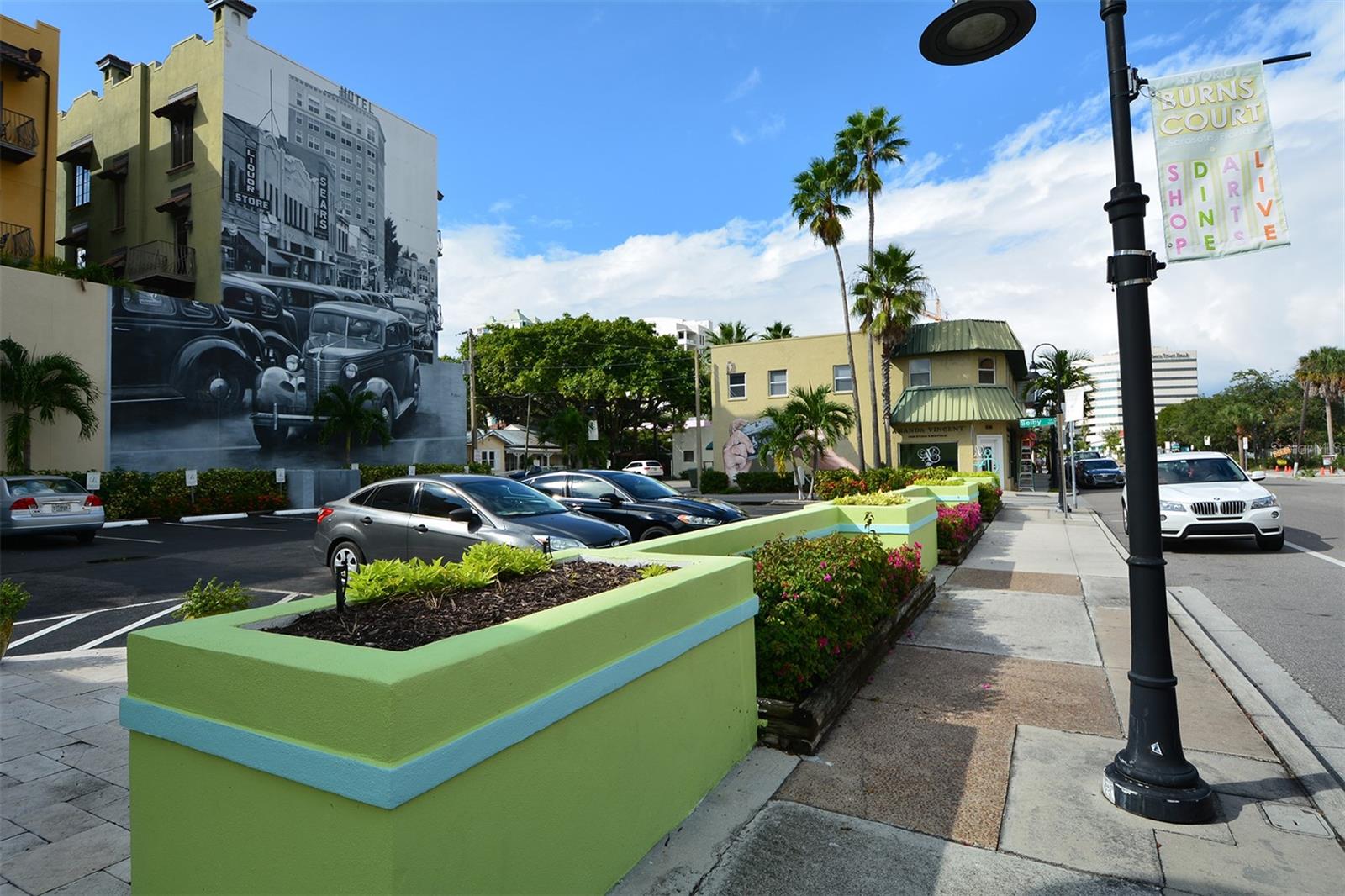 Image 46 of 72 For 1542 Oak Street 102