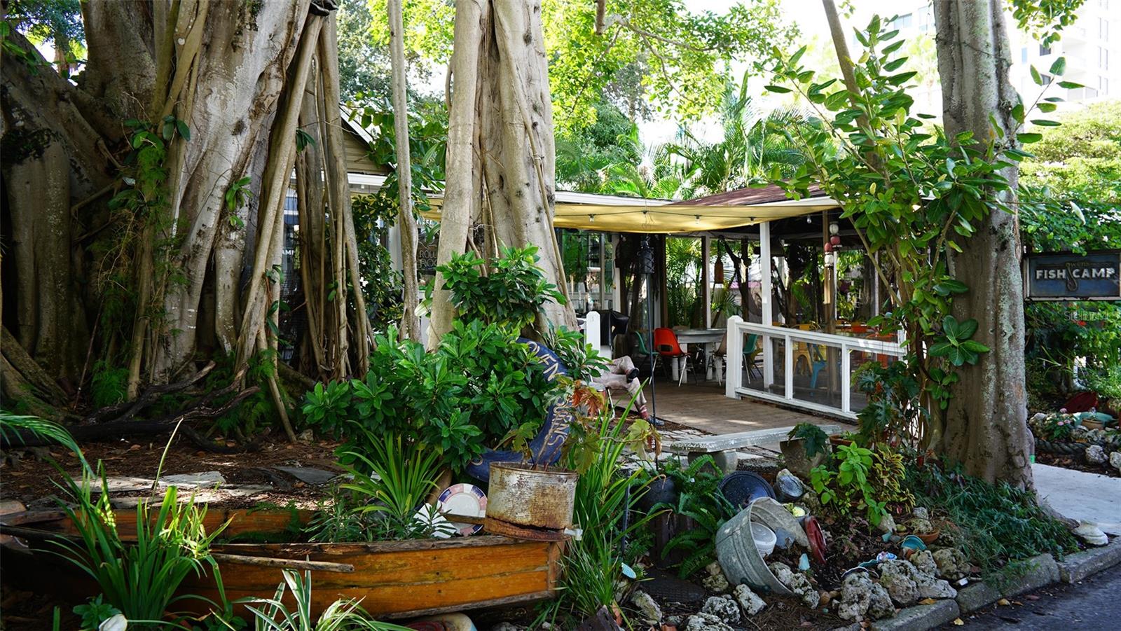 Image 52 of 72 For 1542 Oak Street 102