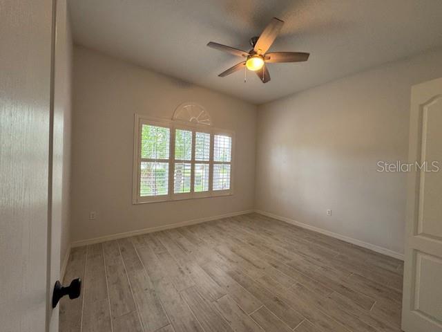 Image 31 of 35 For 7275 Lismore Court