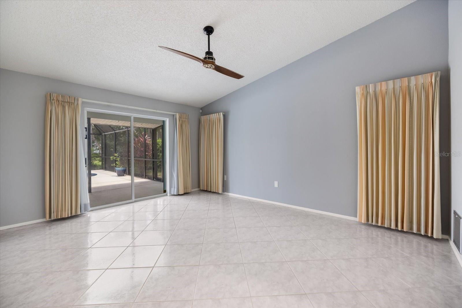 Image 14 of 49 For 4662 Long Lake Drive