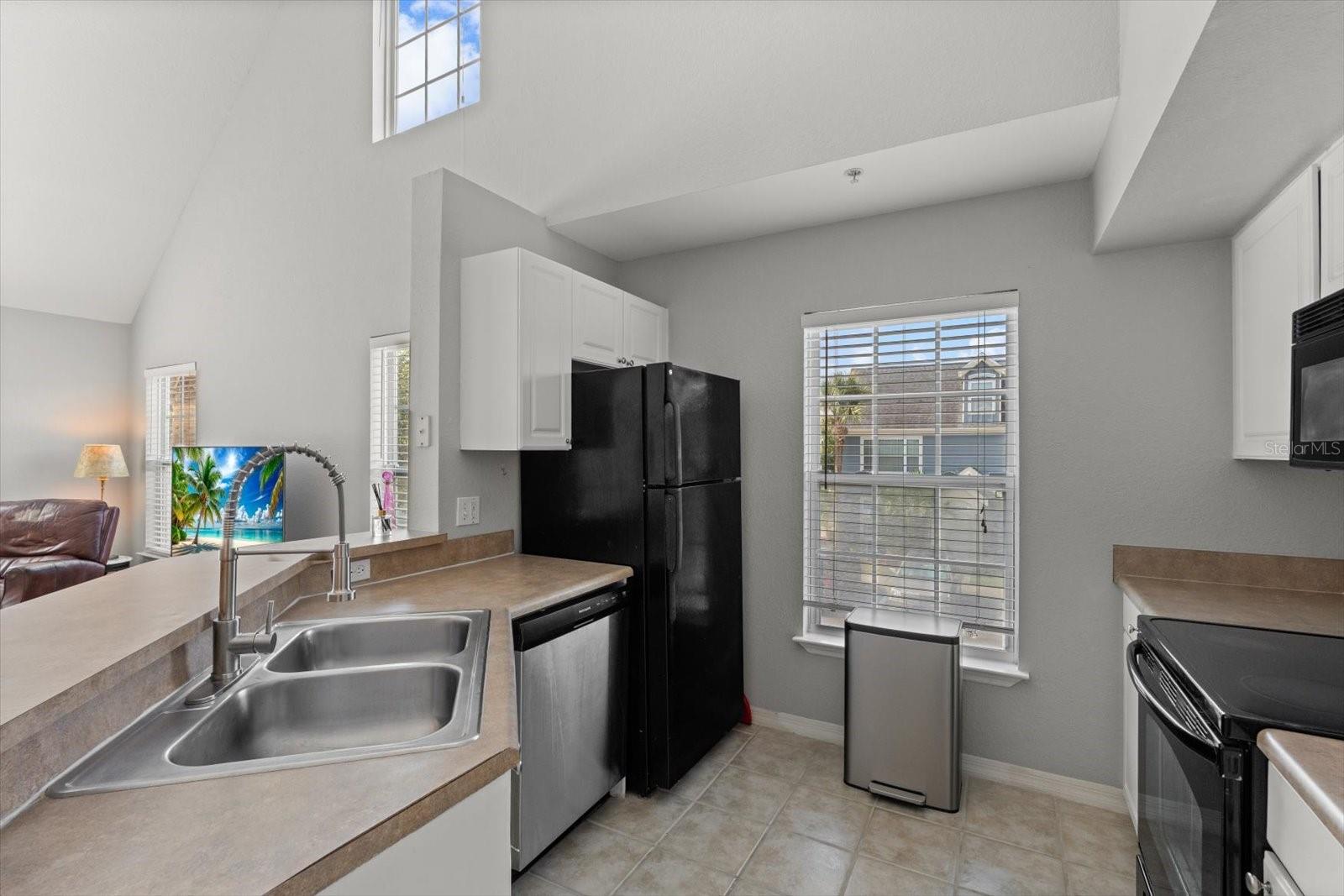 Image 10 of 38 For 5531 Rosehill Road 203