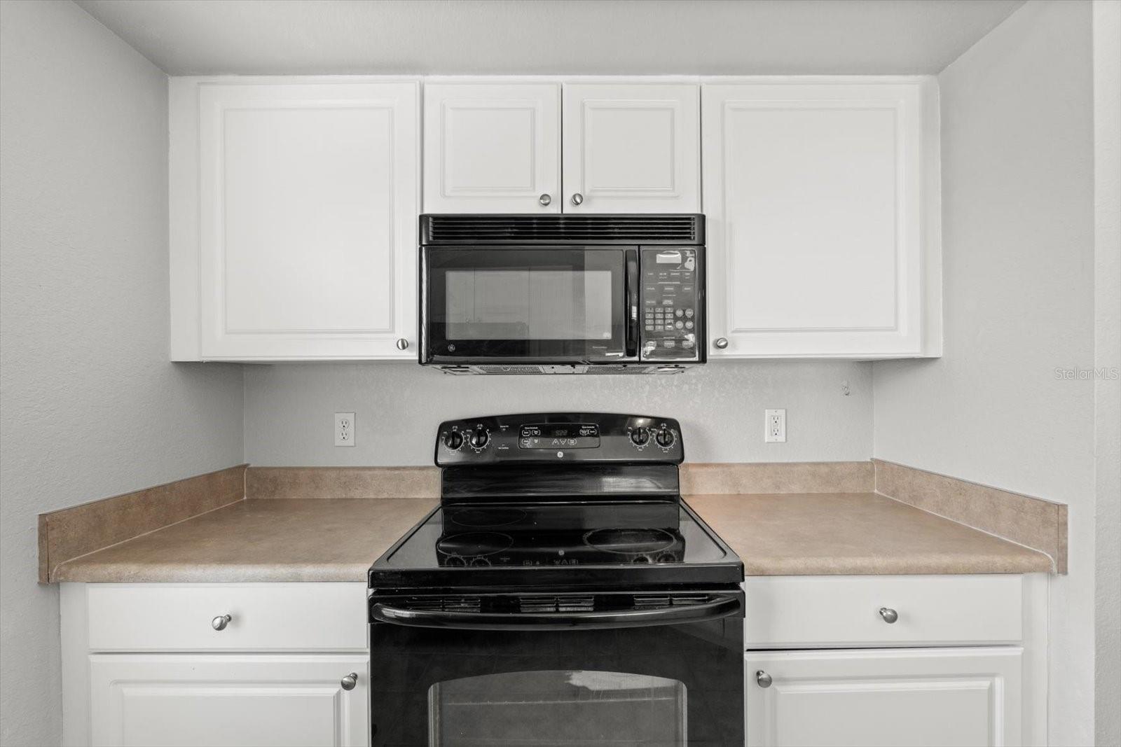 Image 12 of 38 For 5531 Rosehill Road 203