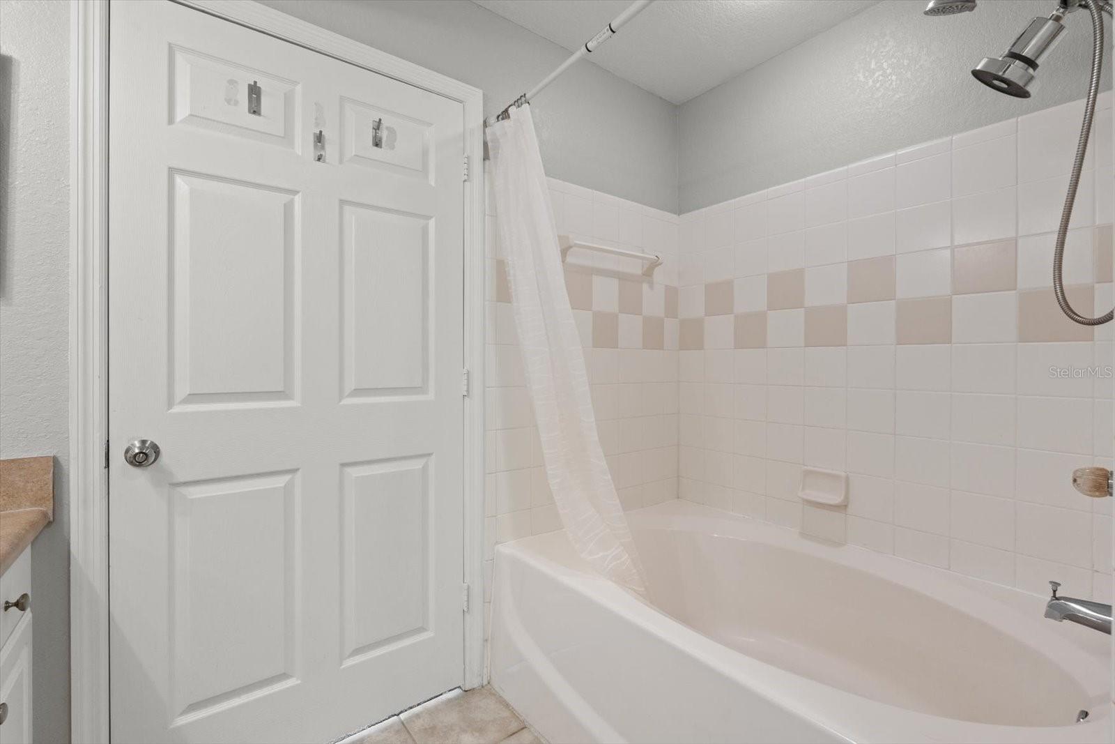 Image 20 of 38 For 5531 Rosehill Road 203