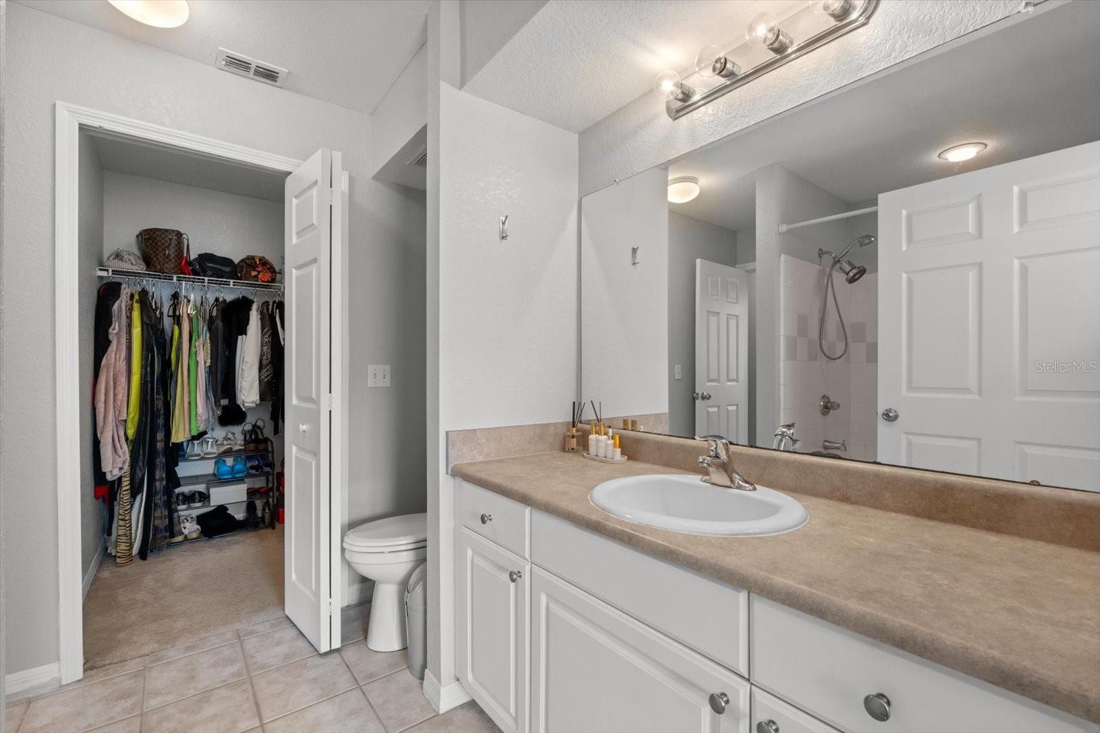 Image 23 of 38 For 5531 Rosehill Road 203
