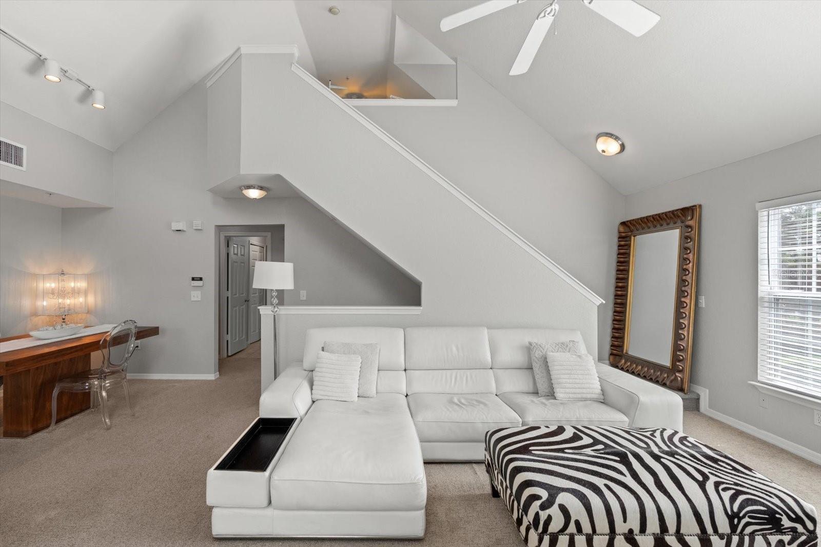 Image 4 of 38 For 5531 Rosehill Road 203