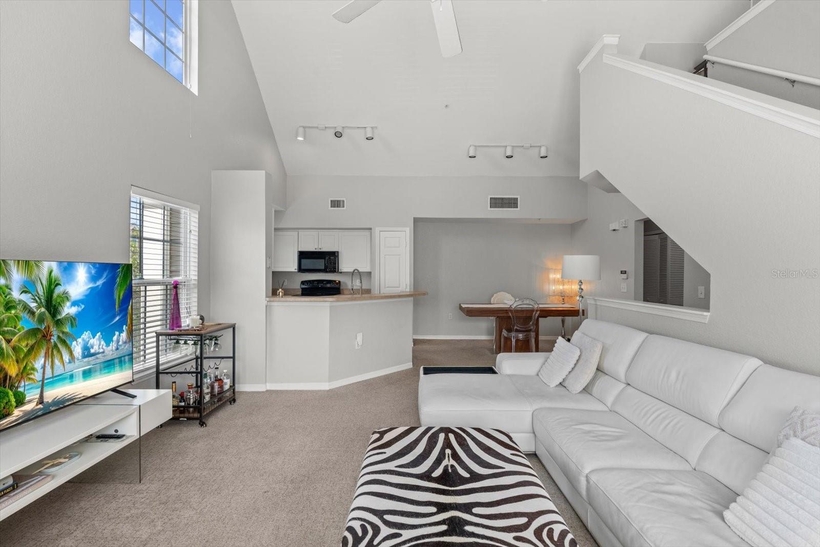 Image 9 of 38 For 5531 Rosehill Road 203