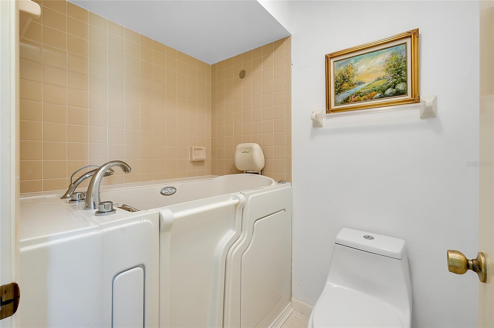 Image 21 of 29 For 4339 Bowling Green Circle 19