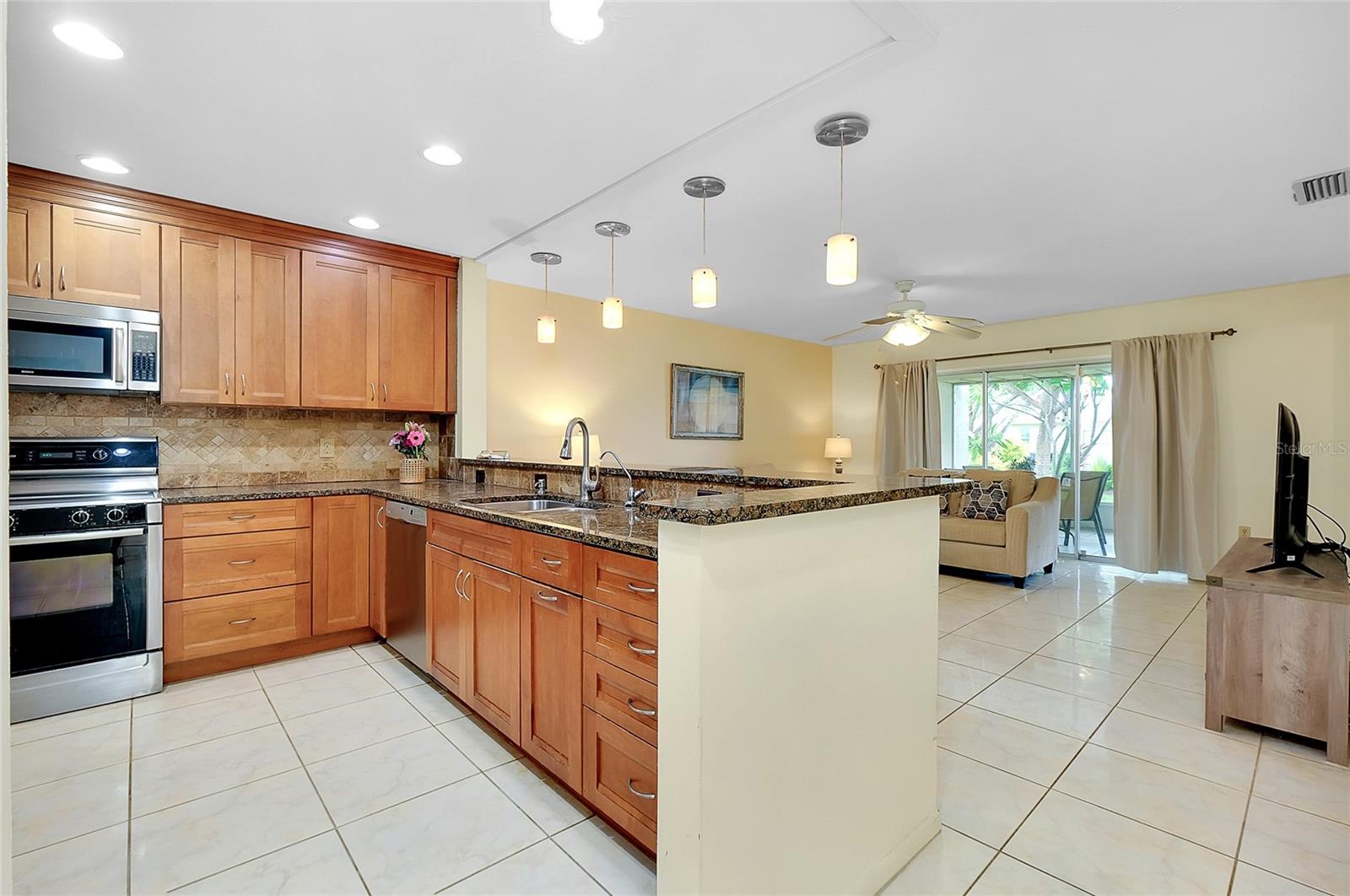 Image 7 of 29 For 4339 Bowling Green Circle 19