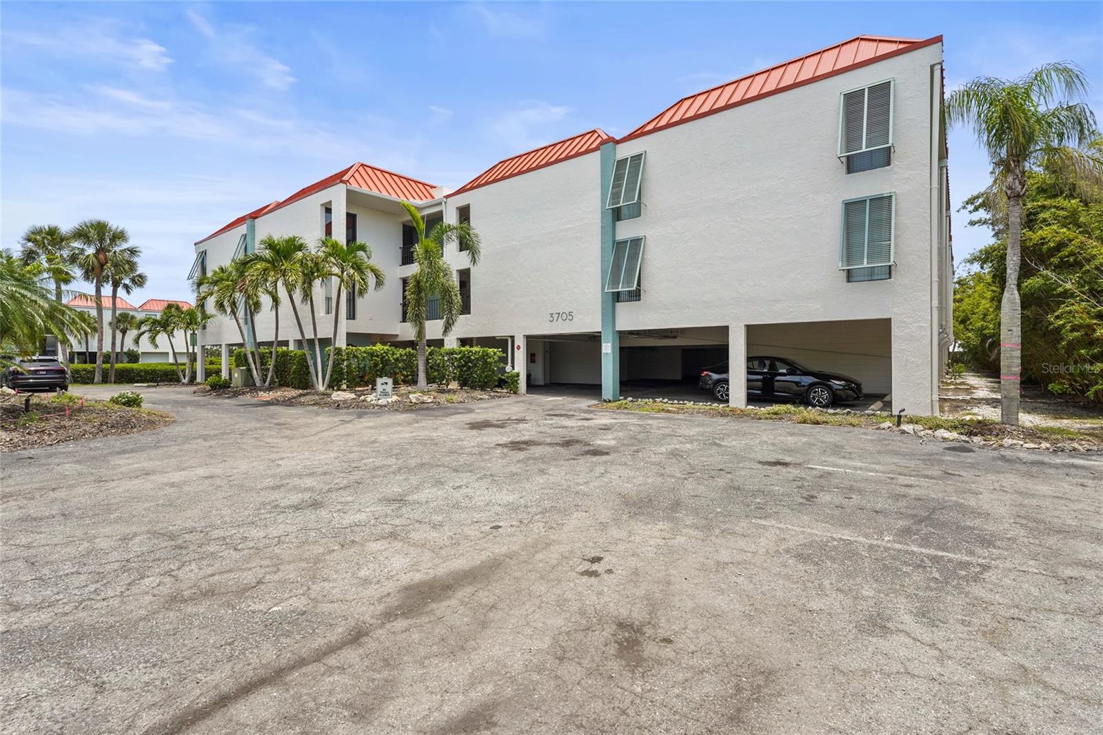 Image 40 of 67 For 3705 Bay Drive 205