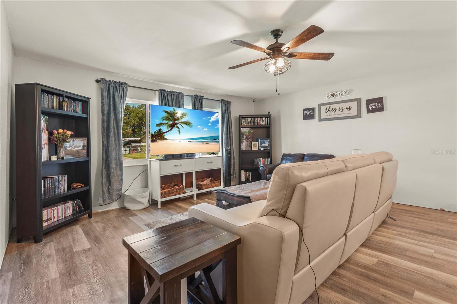 Image 6 of 49 For 5537 Rollingwood Drive