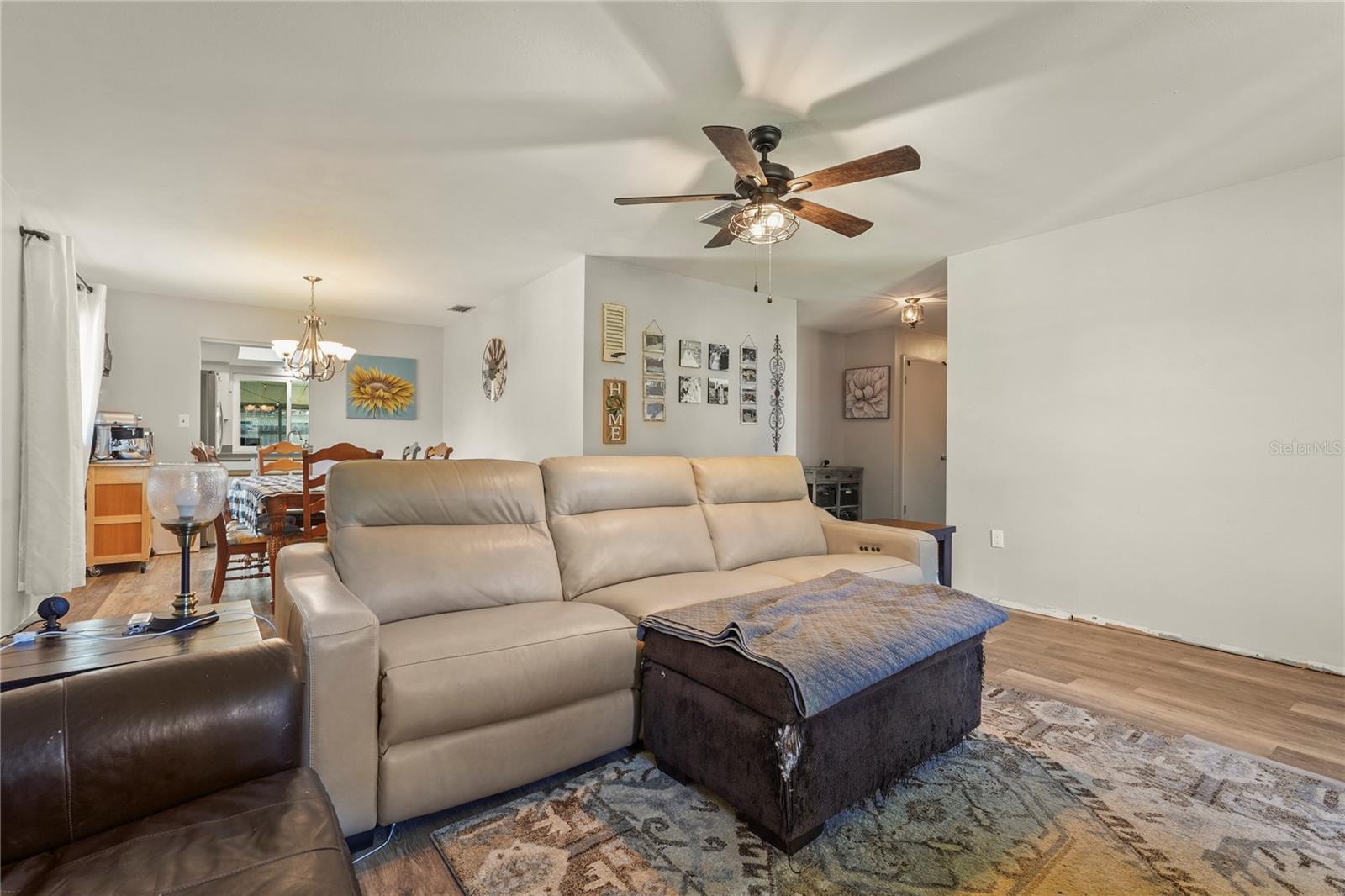 Image 8 of 49 For 5537 Rollingwood Drive