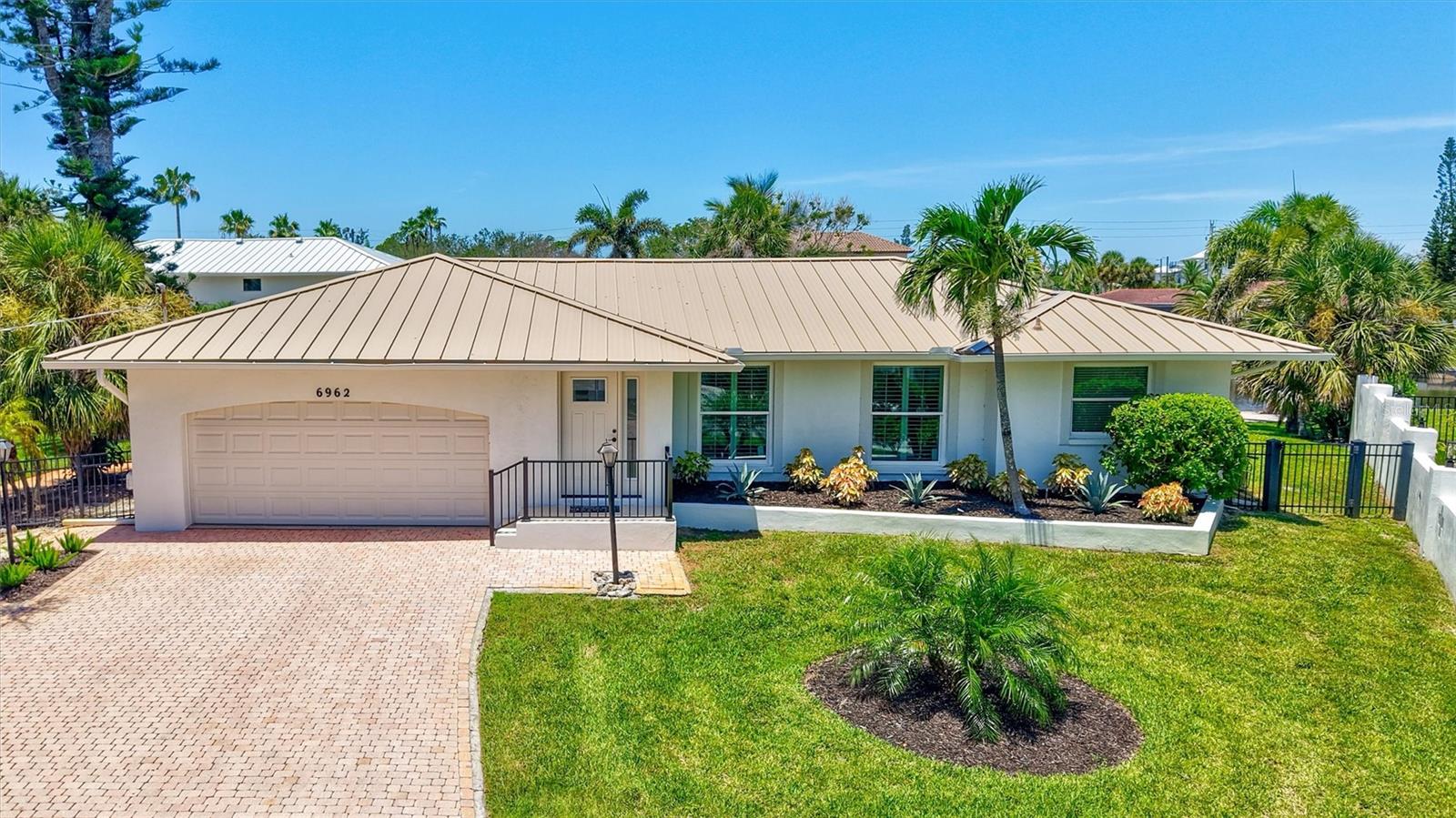 Details for 6962 Belgrave Drive, SARASOTA, FL 34242