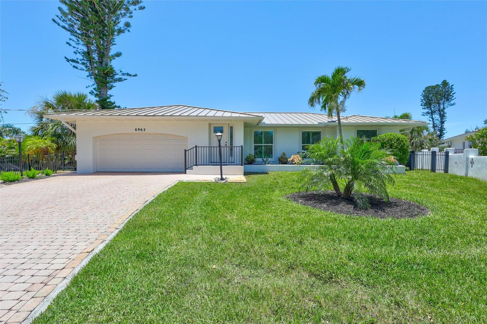 Image 21 of 96 For 6962 Belgrave Drive