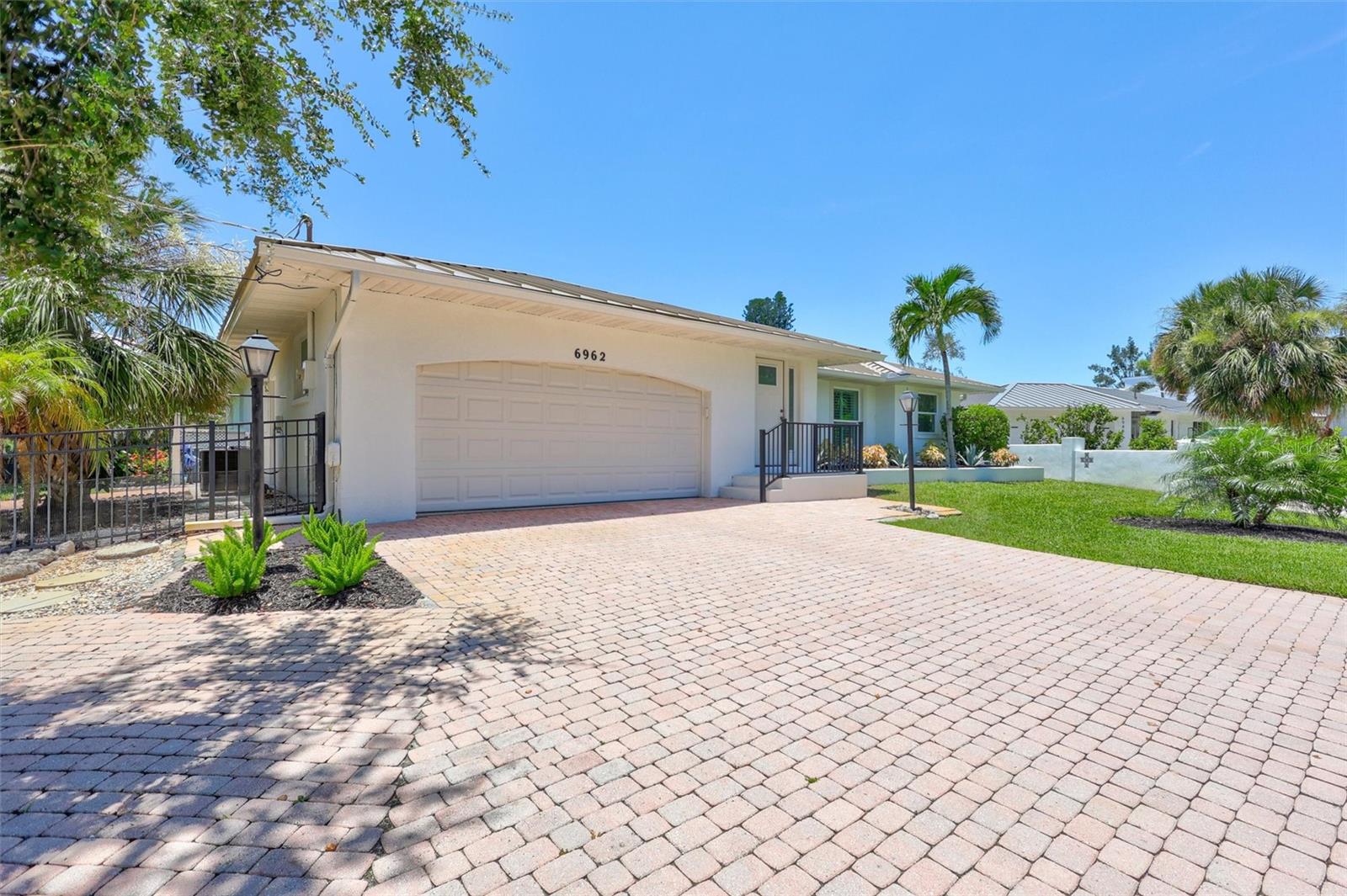 Image 23 of 96 For 6962 Belgrave Drive