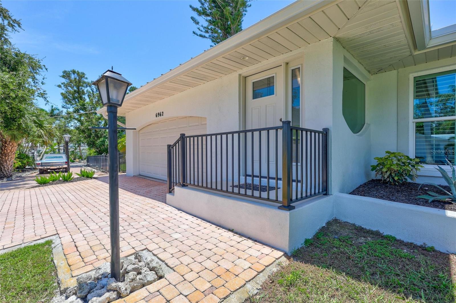 Image 24 of 96 For 6962 Belgrave Drive