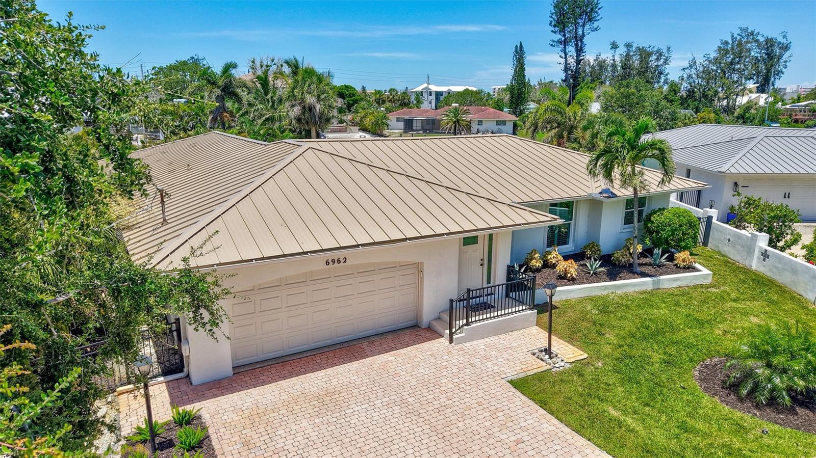 Image 3 of 96 For 6962 Belgrave Drive