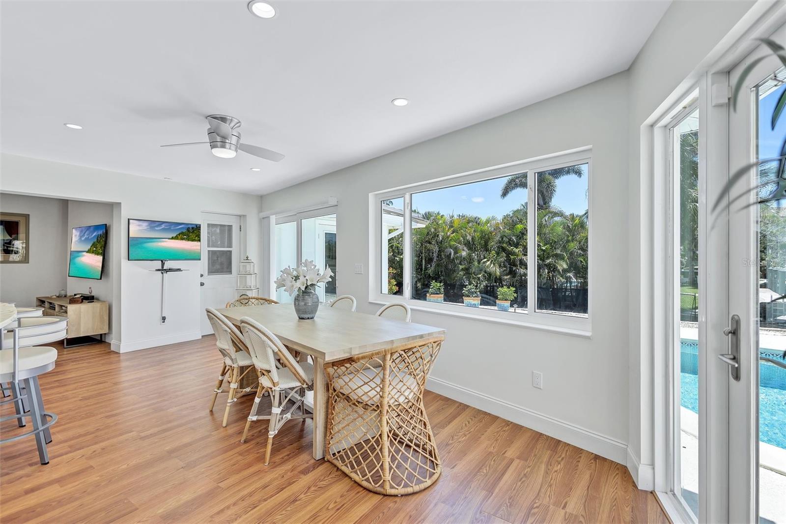 Image 33 of 96 For 6962 Belgrave Drive