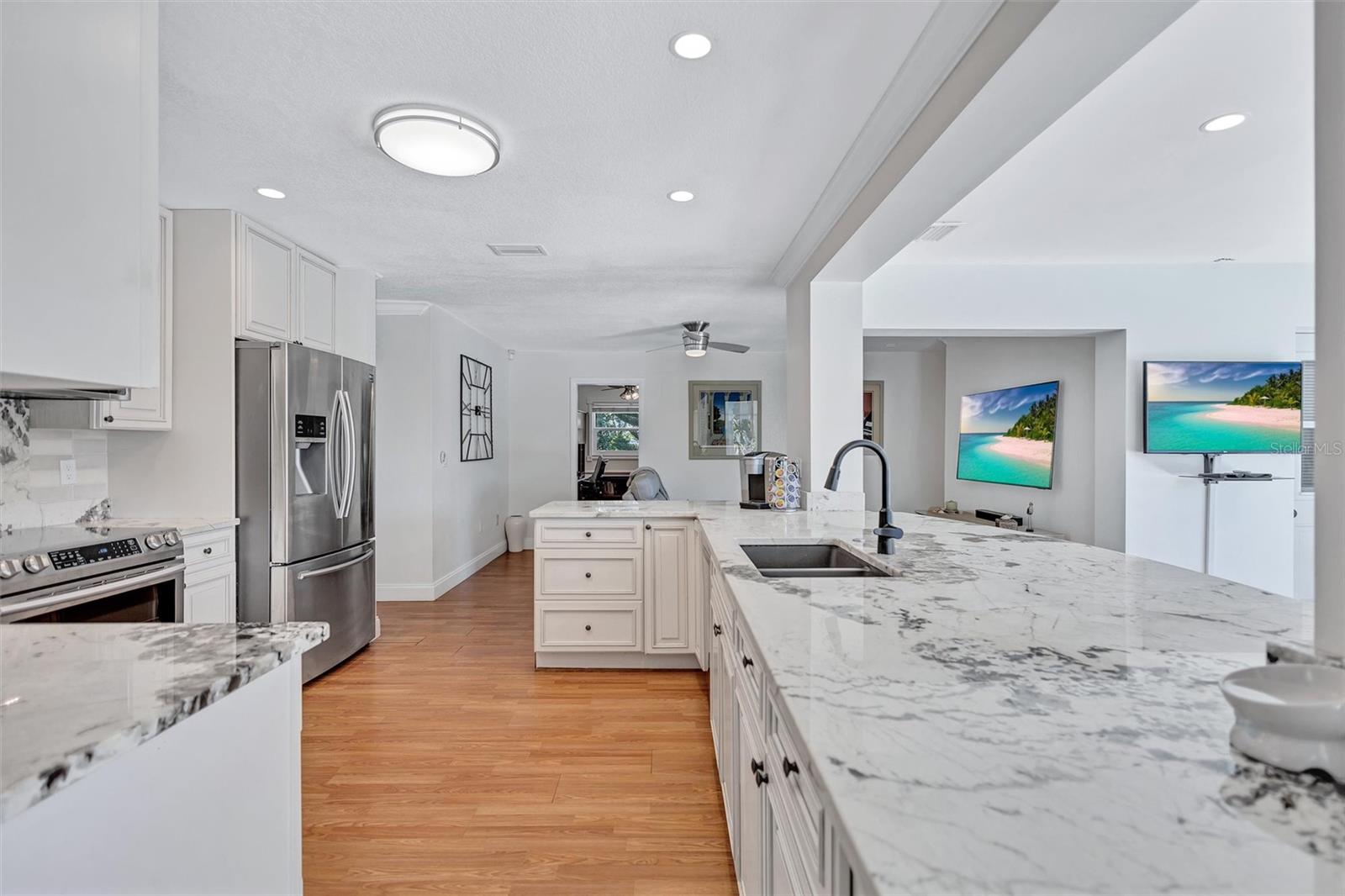 Image 36 of 96 For 6962 Belgrave Drive