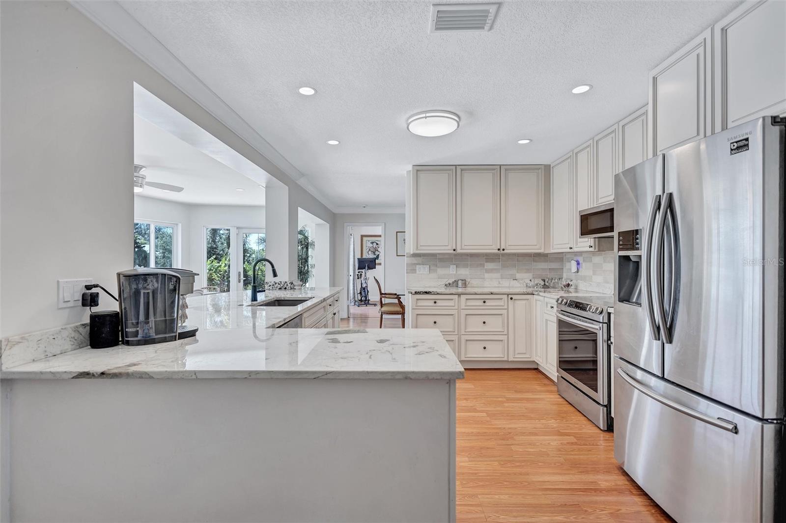 Image 42 of 96 For 6962 Belgrave Drive