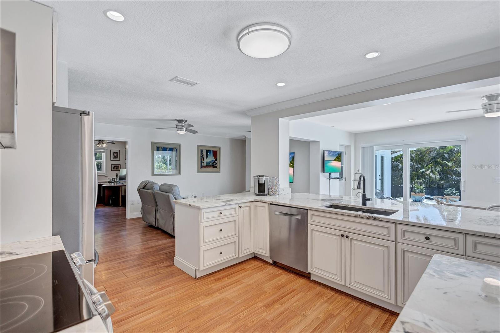 Image 46 of 96 For 6962 Belgrave Drive