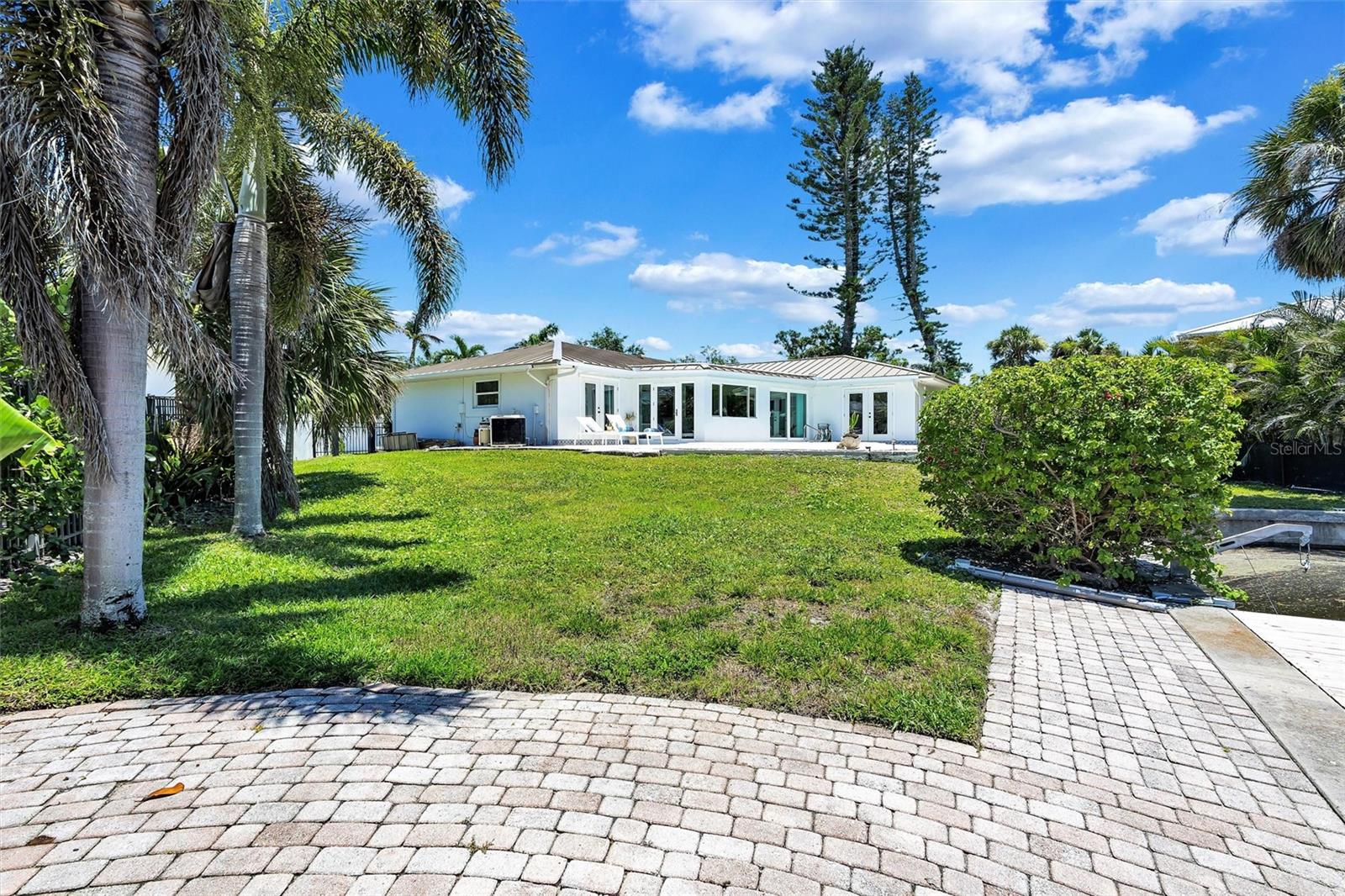 Image 76 of 96 For 6962 Belgrave Drive