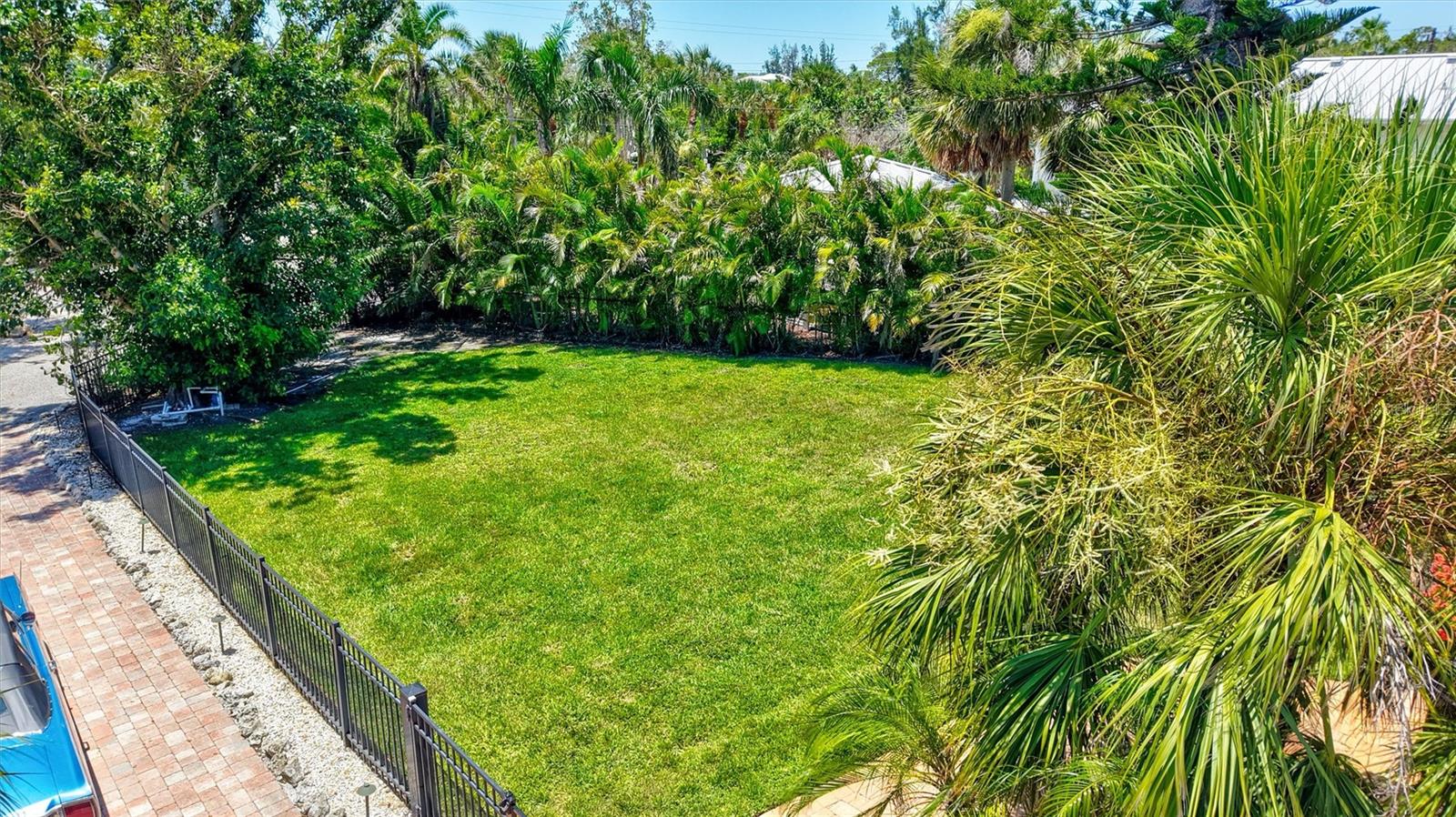 Image 82 of 96 For 6962 Belgrave Drive