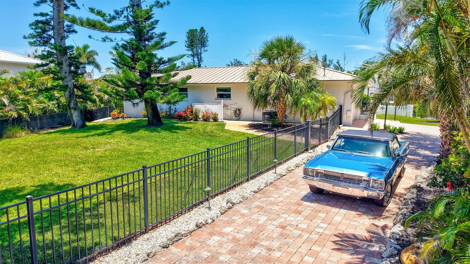 Image 85 of 96 For 6962 Belgrave Drive