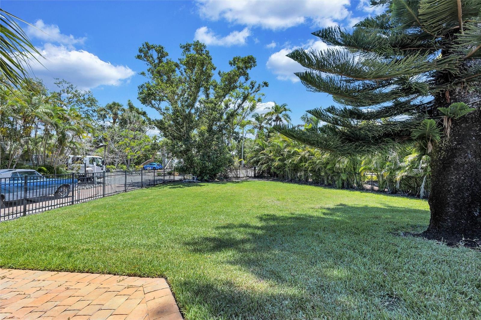 Image 86 of 96 For 6962 Belgrave Drive
