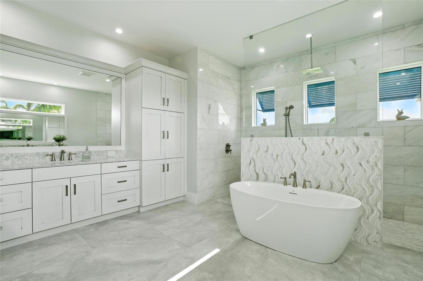 Image 16 of 43 For 16803 Prince Phillip Court