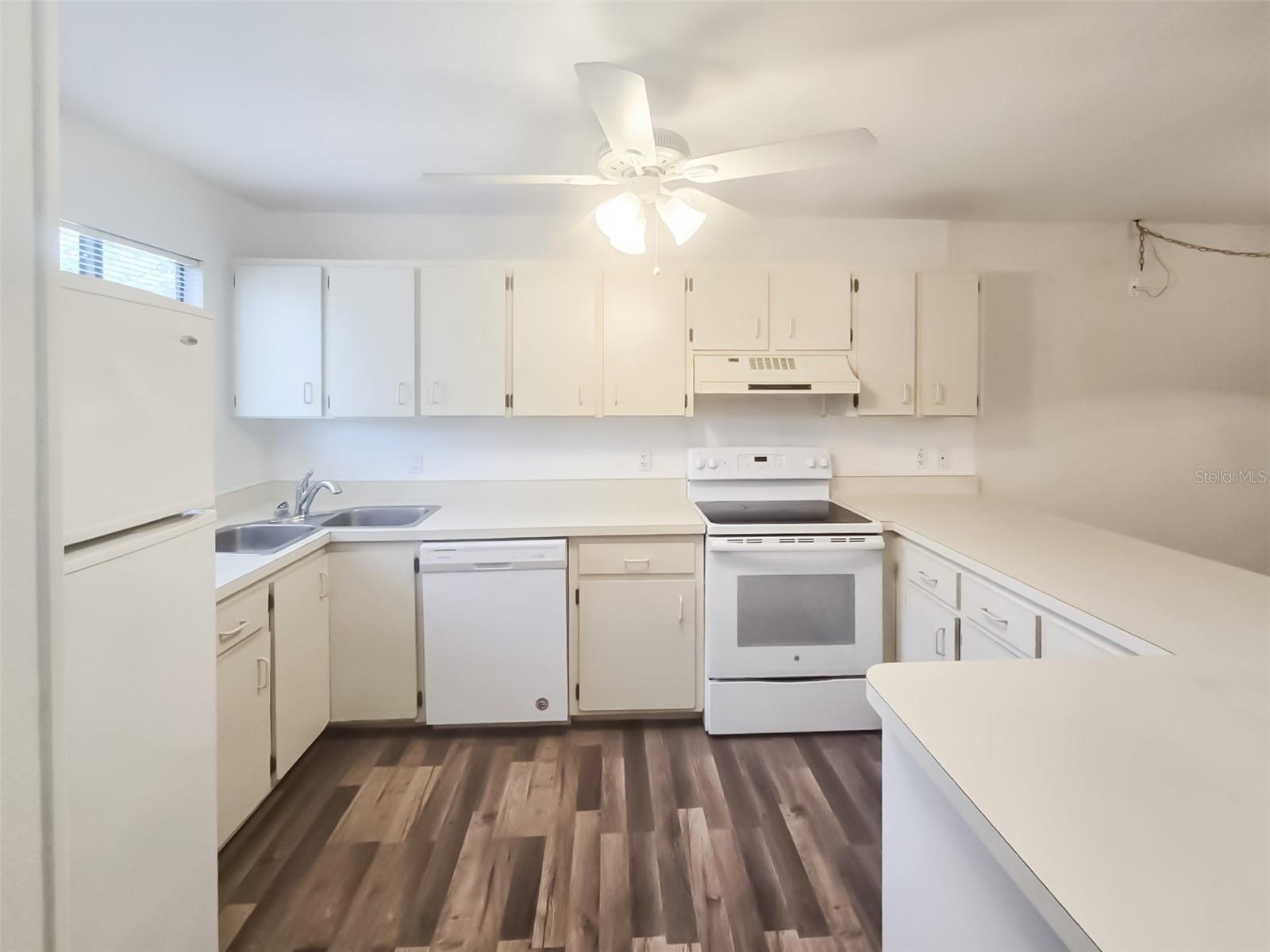 Image 3 of 16 For 6033 34th Street W 11