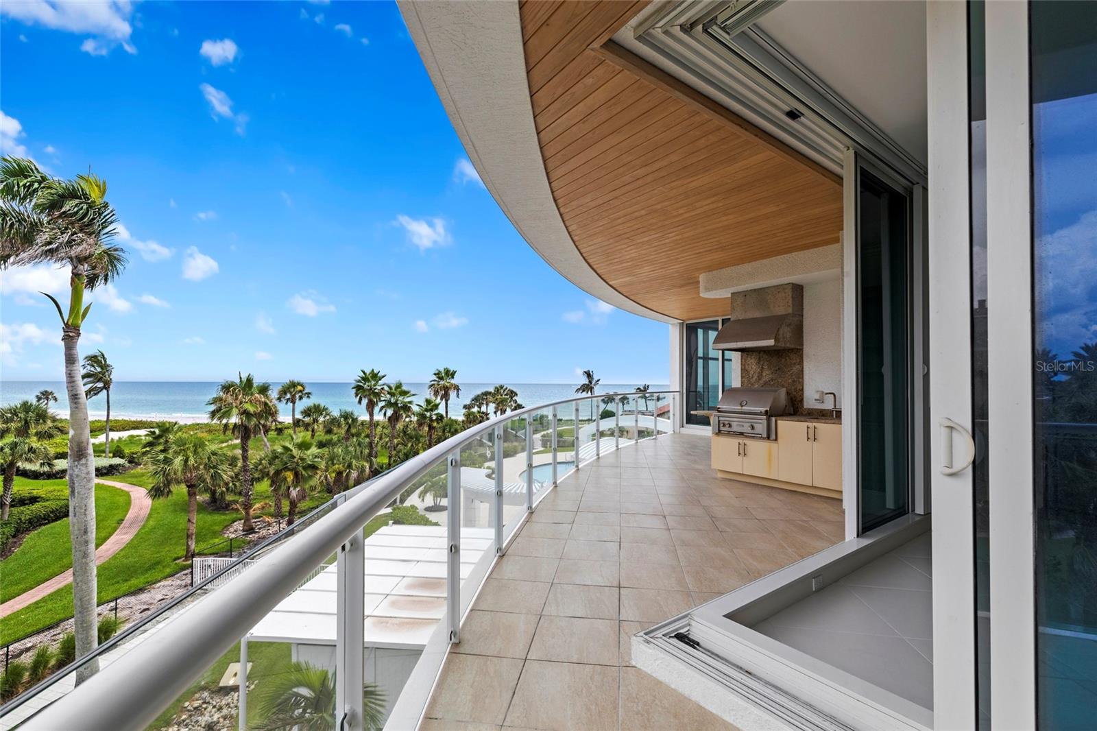 Image 30 of 98 For 2251 Gulf Of Mexico Drive 301