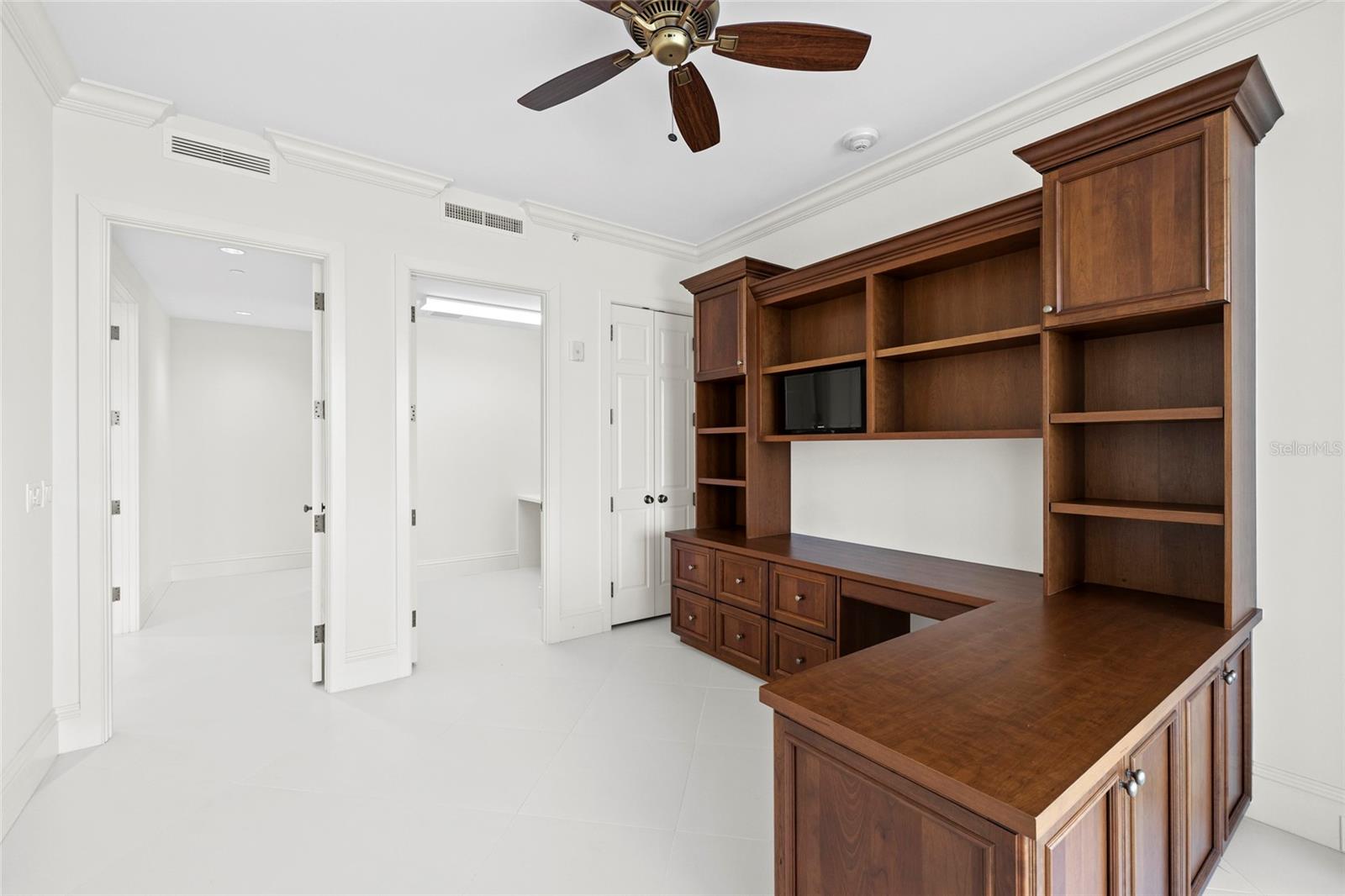 Image 37 of 98 For 2251 Gulf Of Mexico Drive 301