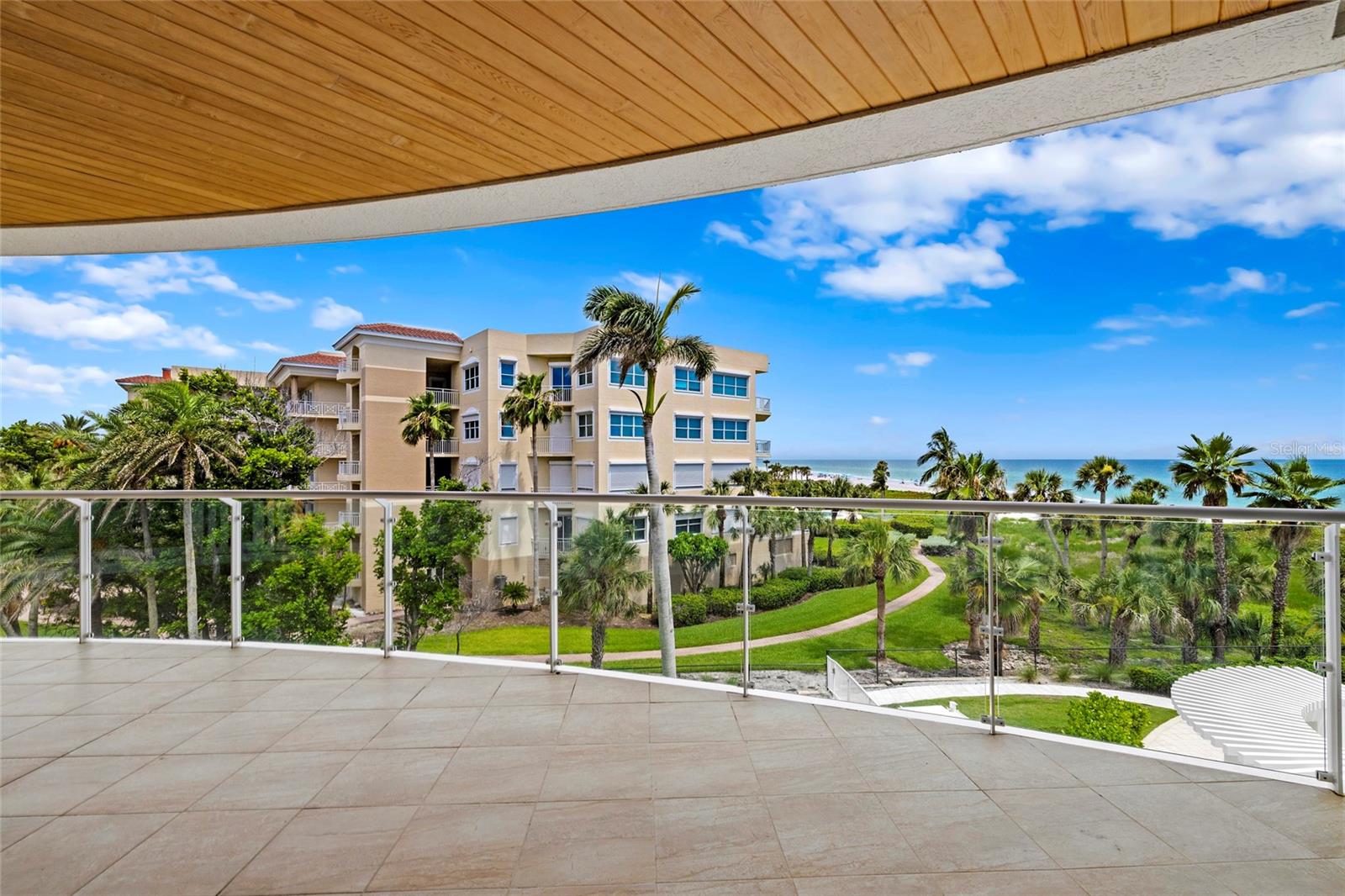 Image 45 of 98 For 2251 Gulf Of Mexico Drive 301