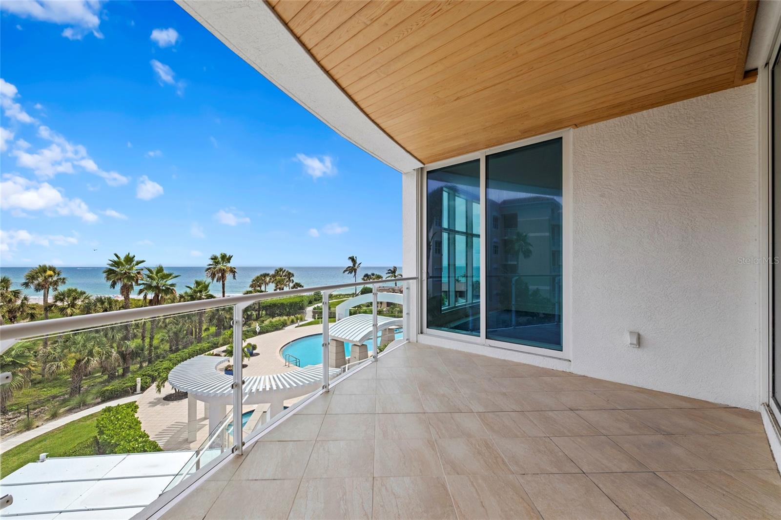 Image 46 of 98 For 2251 Gulf Of Mexico Drive 301