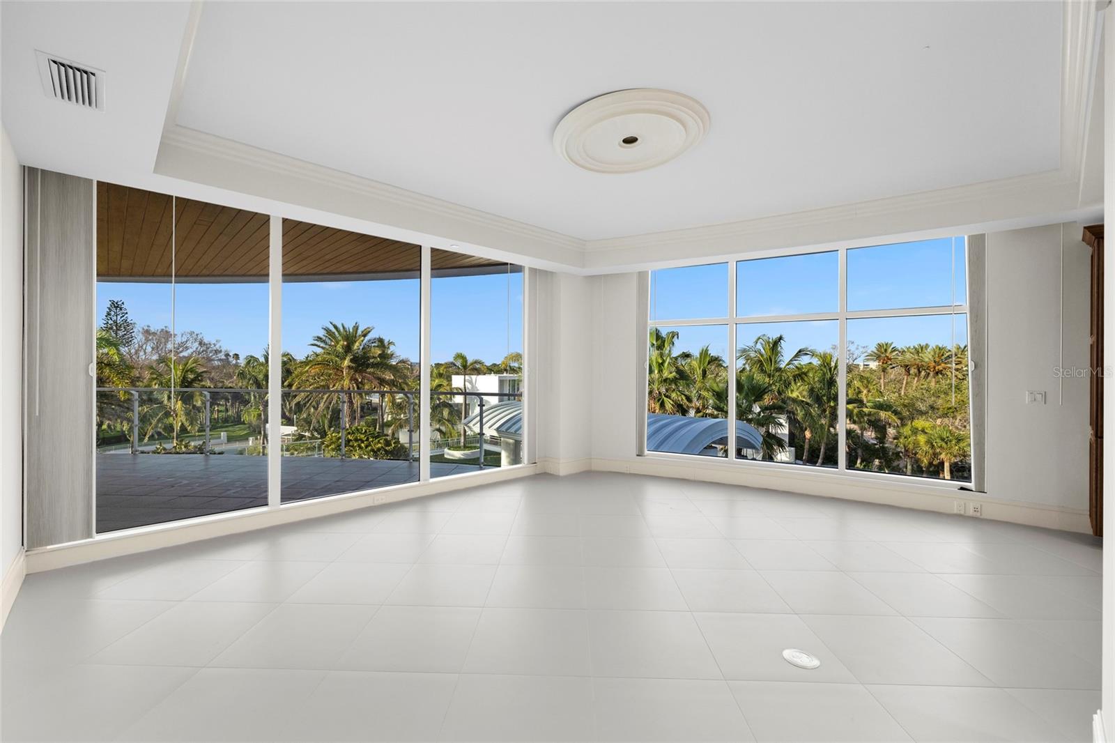 Image 6 of 98 For 2251 Gulf Of Mexico Drive 301