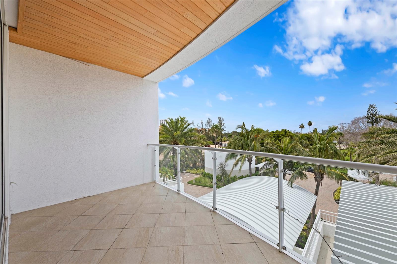 Image 70 of 98 For 2251 Gulf Of Mexico Drive 301