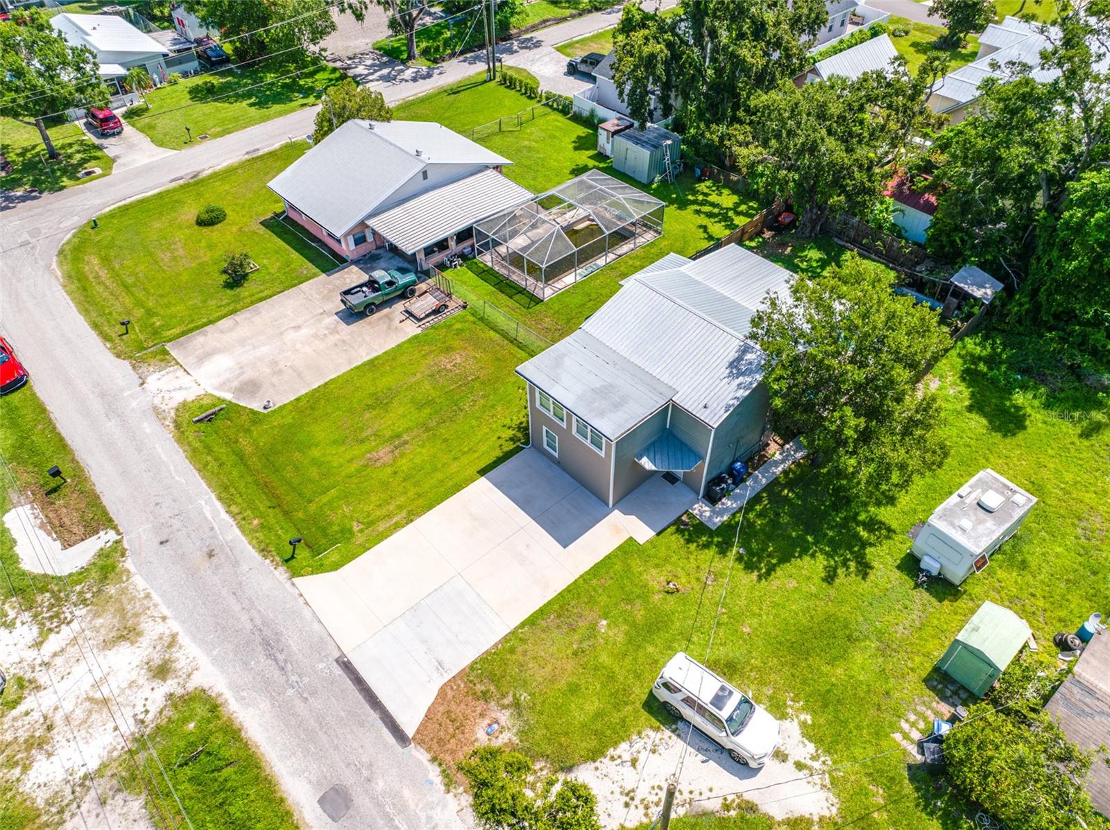 Image 11 of 67 For 820 Manatee Avenue