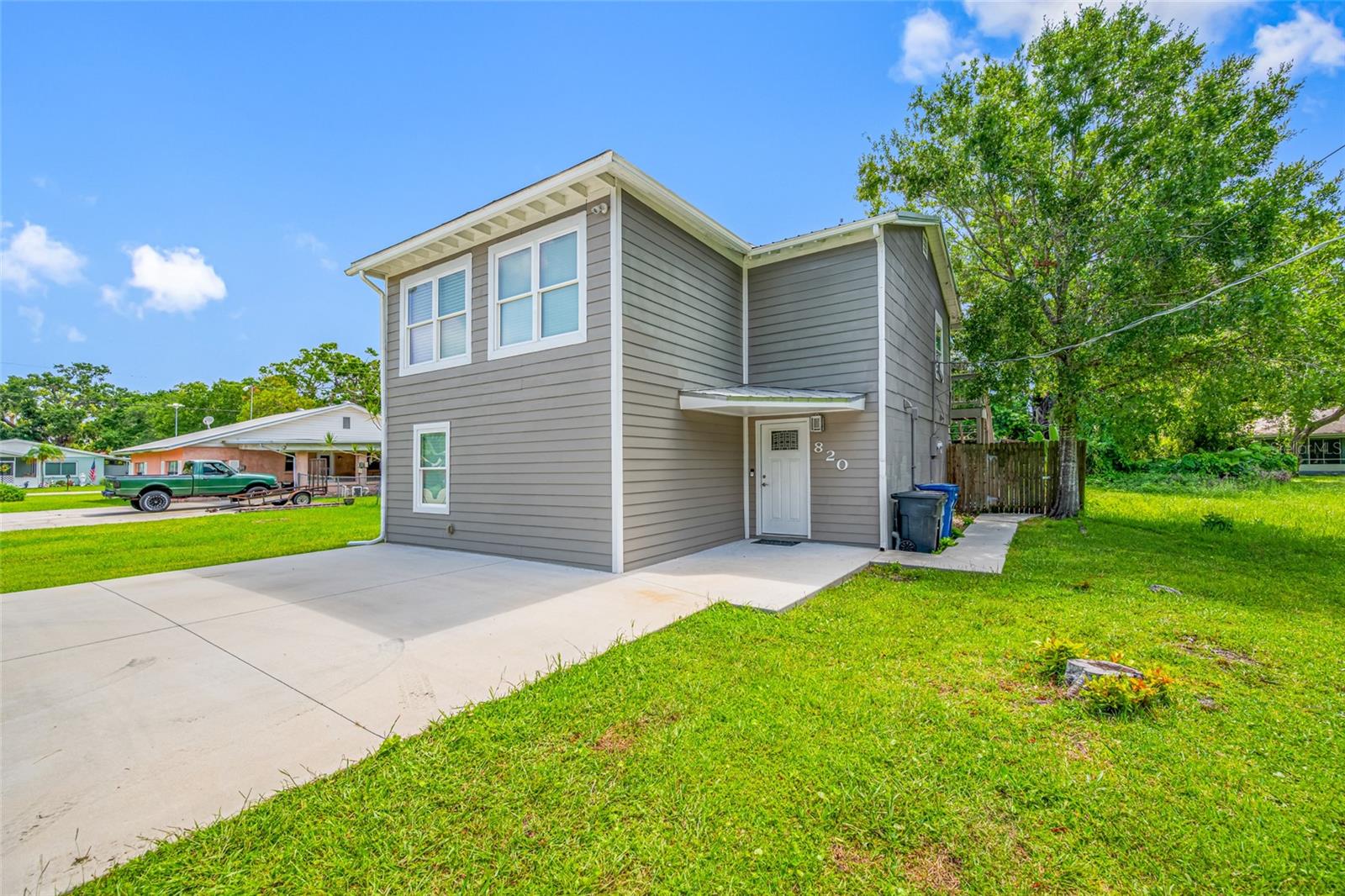Image 16 of 67 For 820 Manatee Avenue