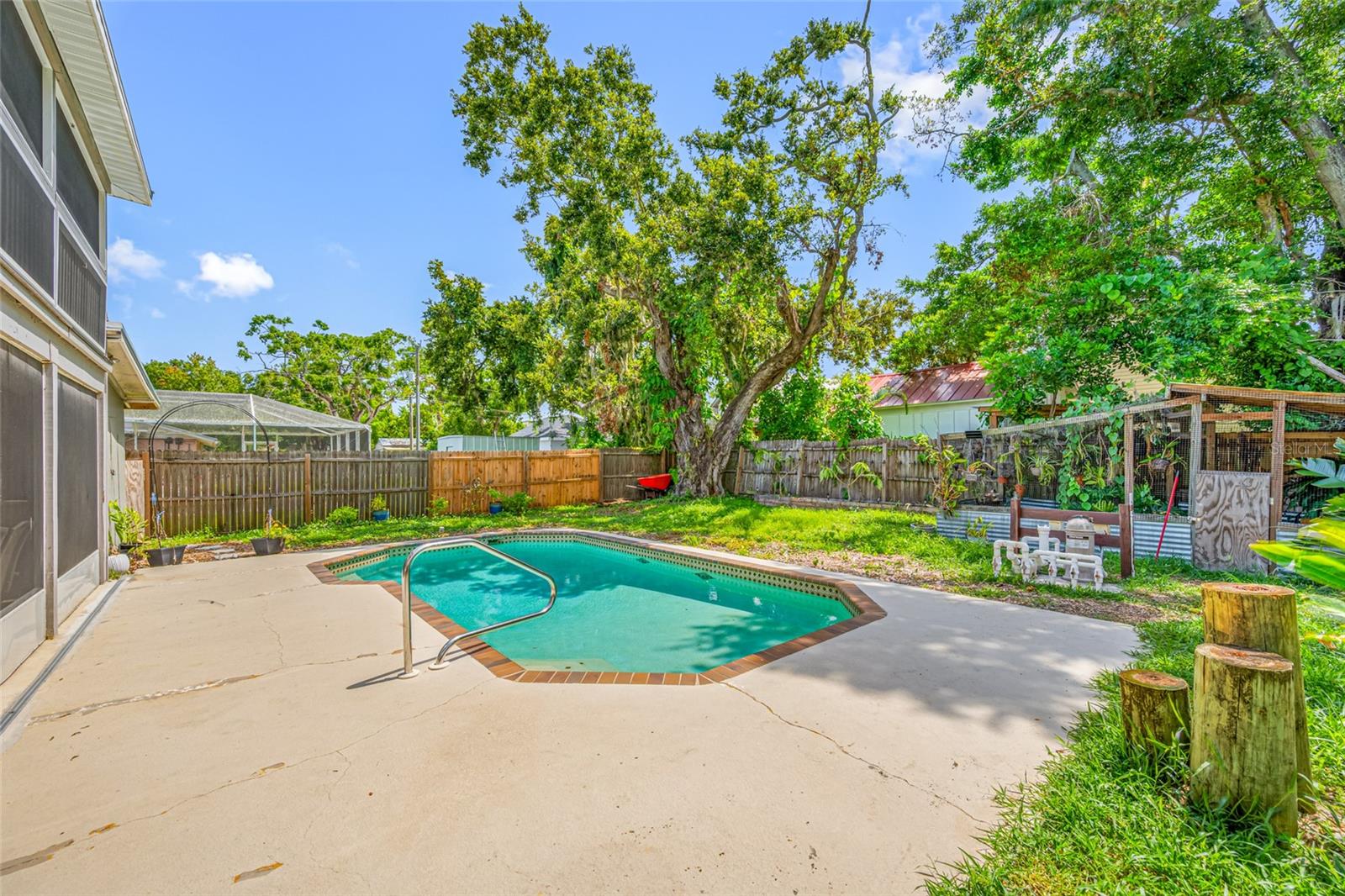 Image 19 of 67 For 820 Manatee Avenue