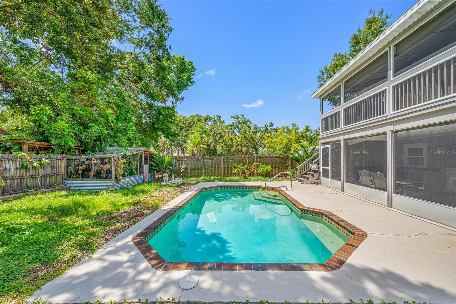 Image 24 of 67 For 820 Manatee Avenue