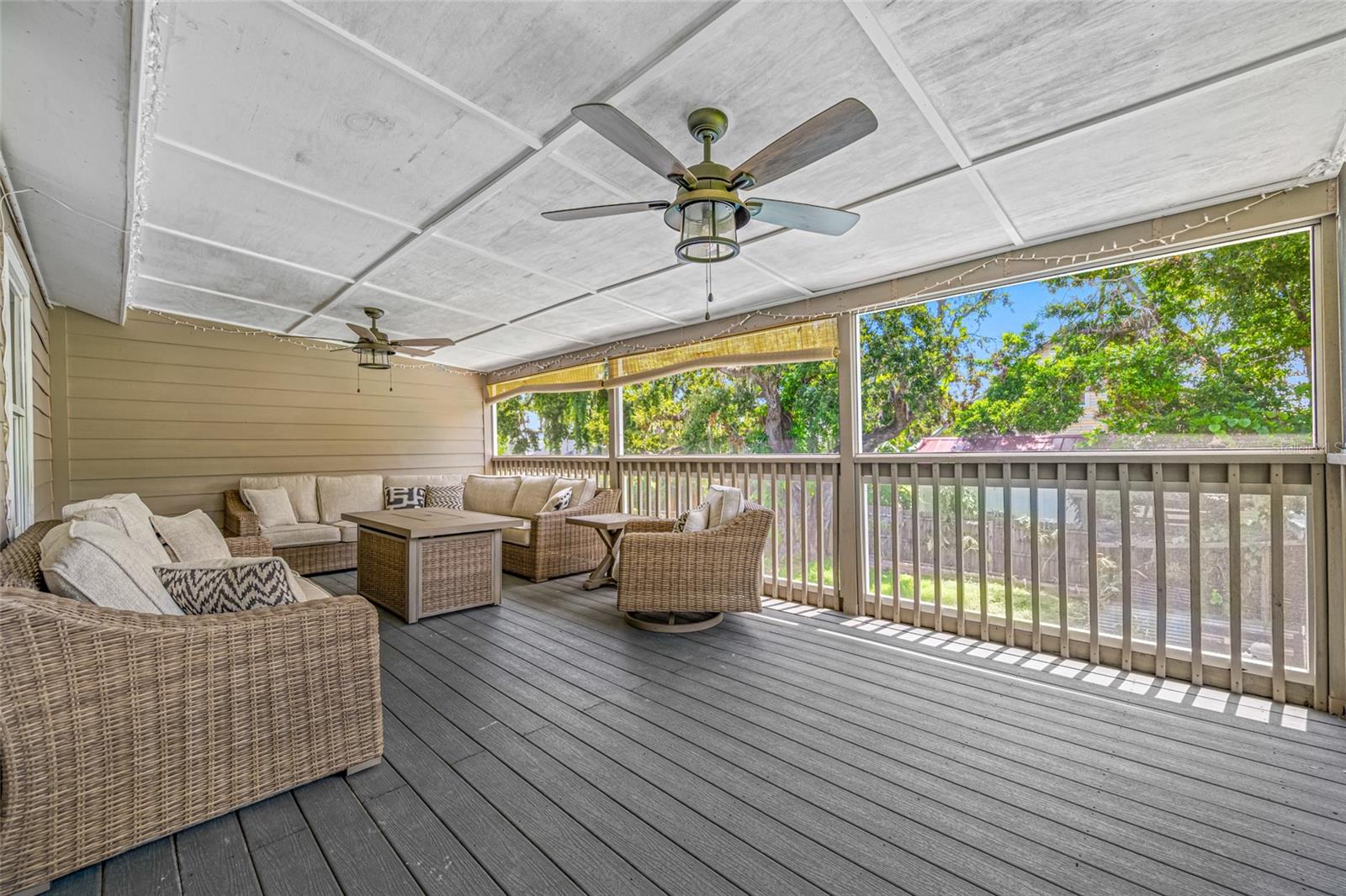 Image 30 of 67 For 820 Manatee Avenue