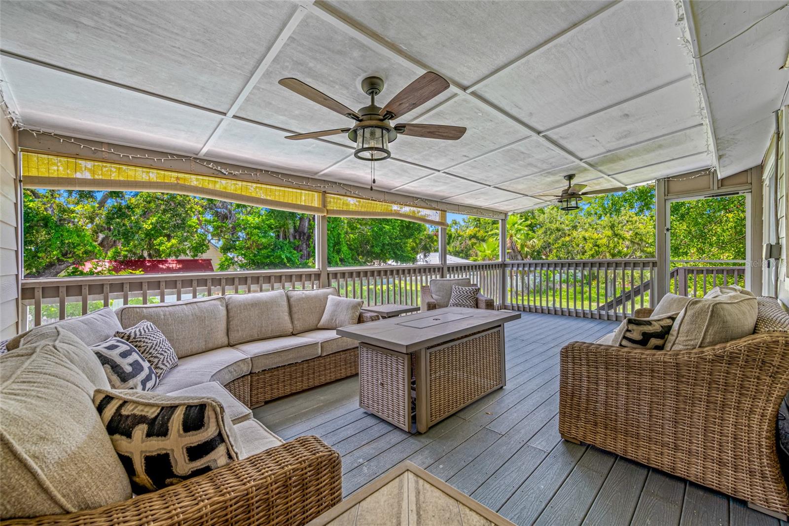 Image 32 of 67 For 820 Manatee Avenue