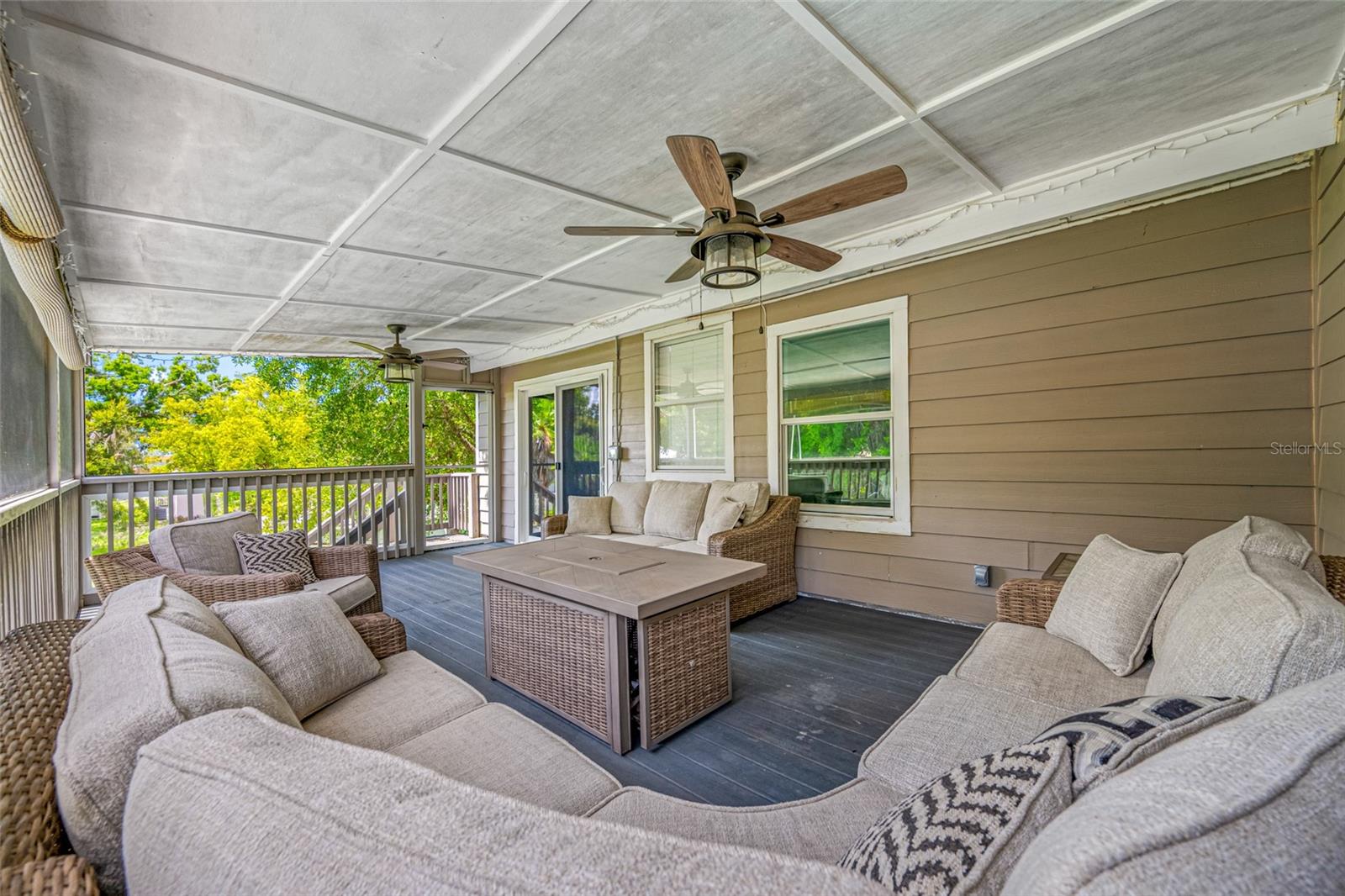 Image 33 of 67 For 820 Manatee Avenue