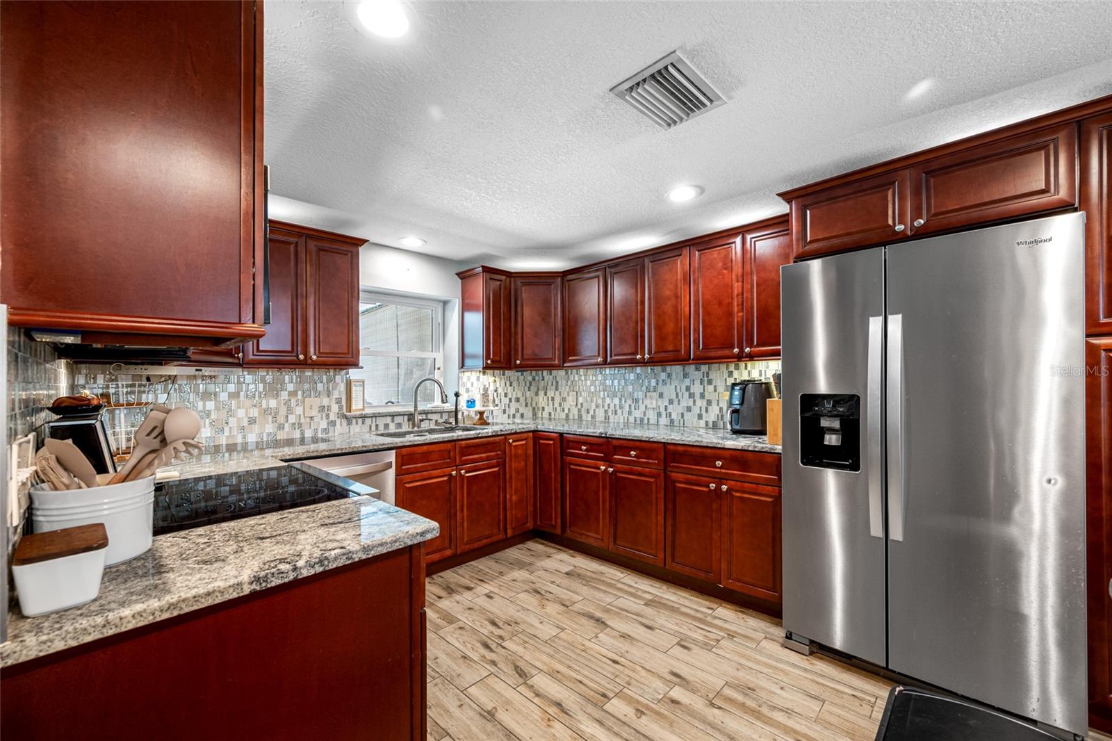 Image 39 of 67 For 820 Manatee Avenue