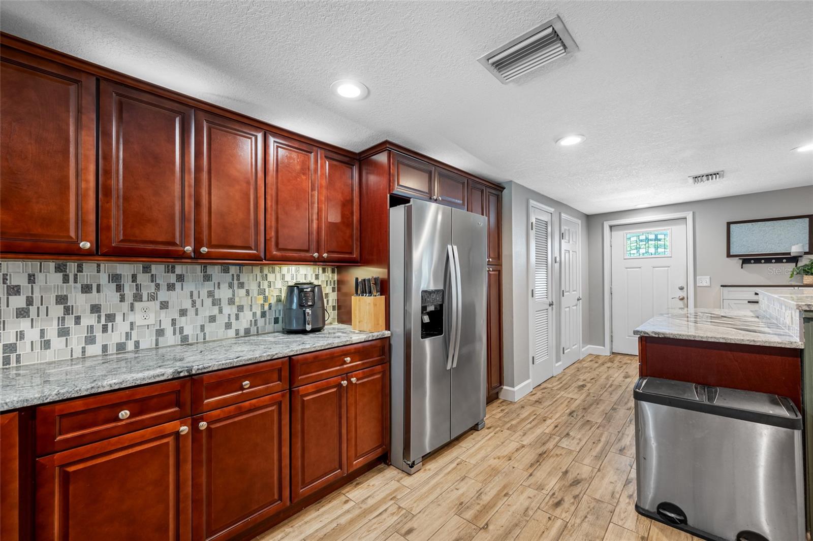Image 40 of 67 For 820 Manatee Avenue