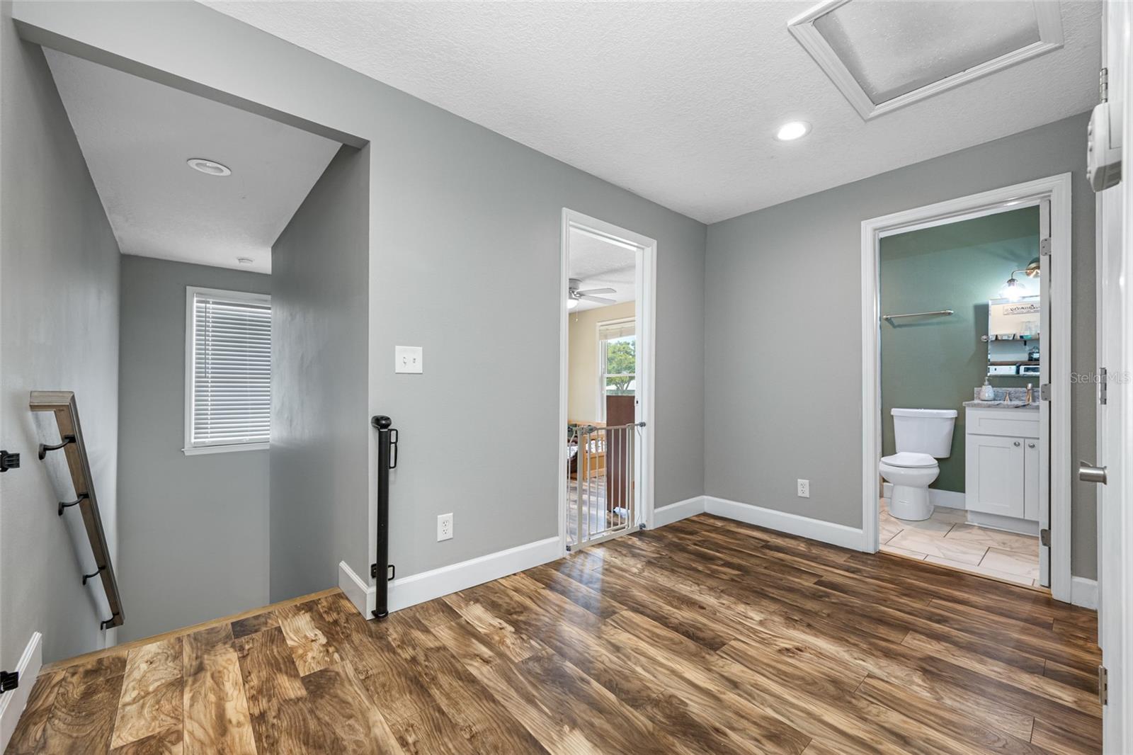 Image 61 of 67 For 820 Manatee Avenue