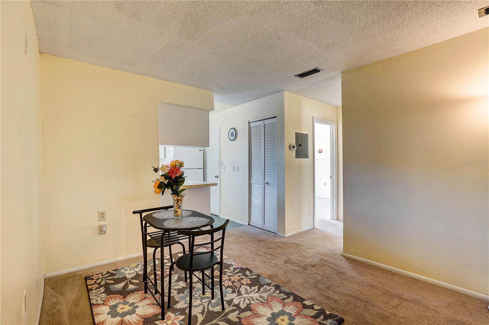 Image 13 of 40 For 2716 Hidden Lake Boulevard C
